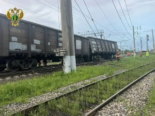 Три вагона угольного поезда сошли с рельсов в Белогорске